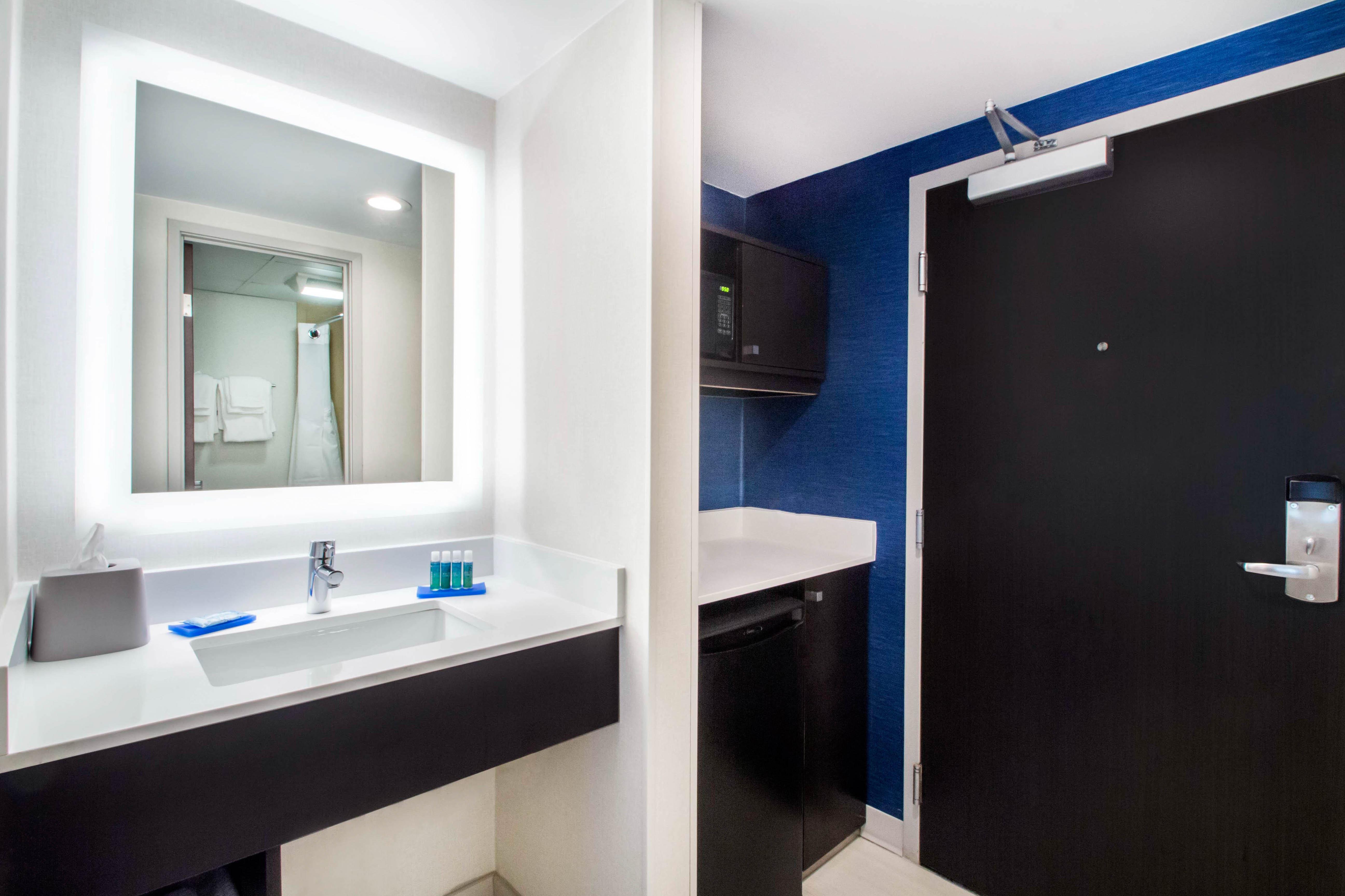 Holiday Inn Express & Suites - Albany Airport - Wolf Road By Ihg Екстер'єр фото
