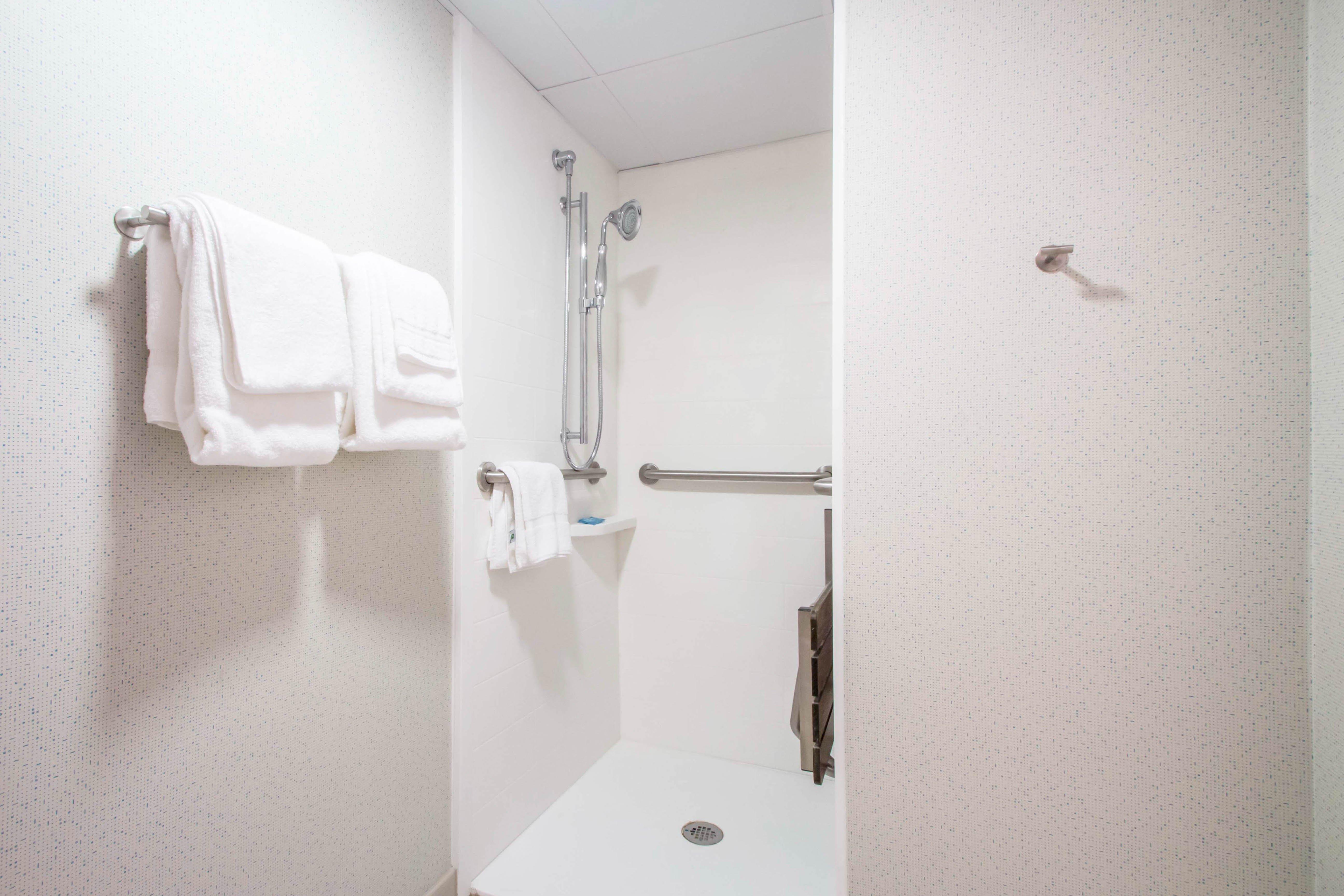 Holiday Inn Express & Suites - Albany Airport - Wolf Road By Ihg Екстер'єр фото