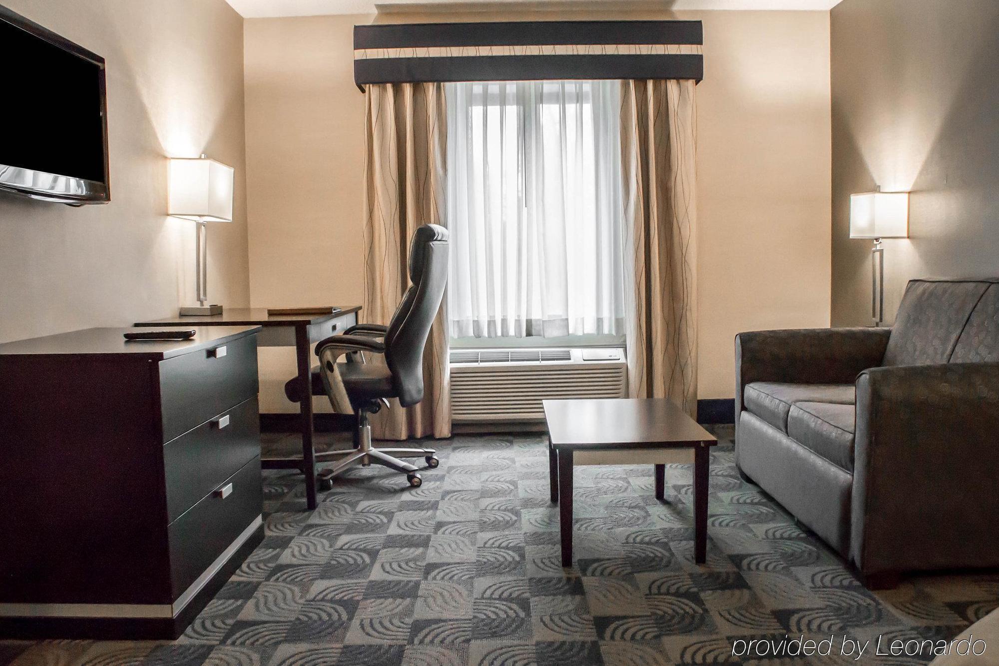 Holiday Inn Express & Suites - Albany Airport - Wolf Road By Ihg Екстер'єр фото