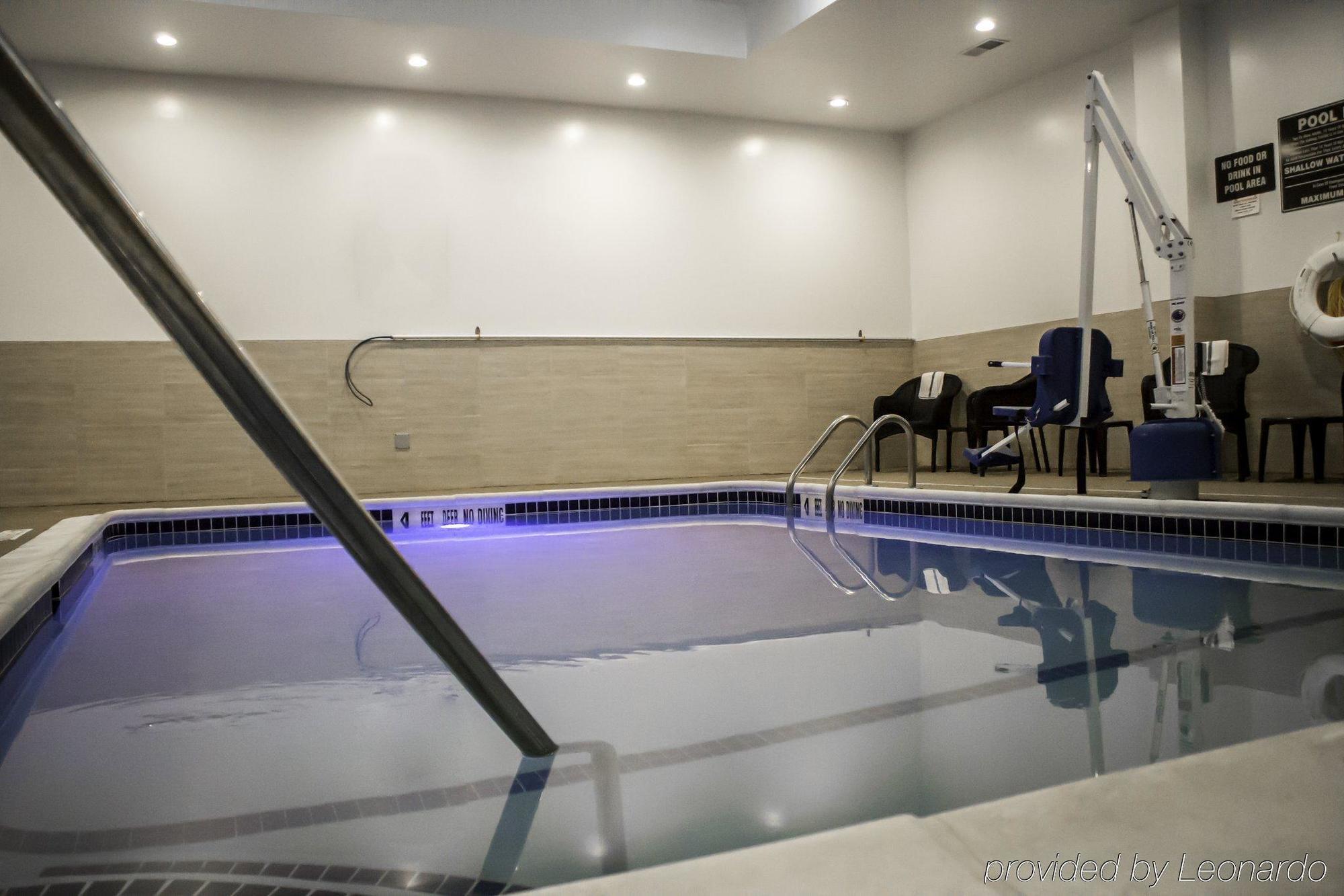 Holiday Inn Express & Suites - Albany Airport - Wolf Road By Ihg Екстер'єр фото