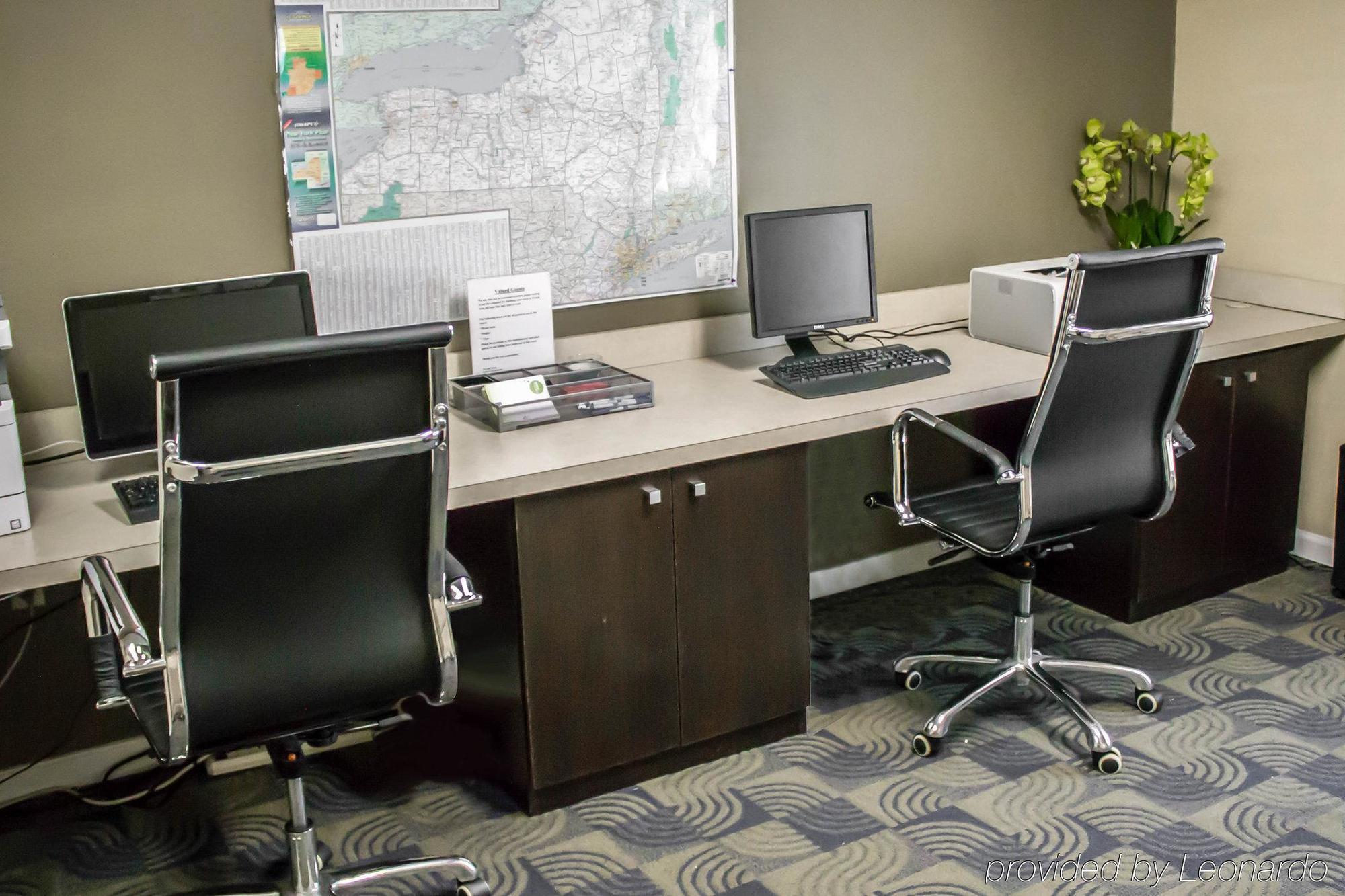 Holiday Inn Express & Suites - Albany Airport - Wolf Road By Ihg Екстер'єр фото