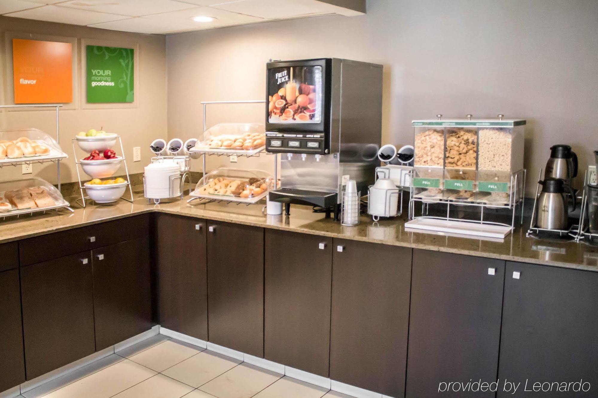 Holiday Inn Express & Suites - Albany Airport - Wolf Road By Ihg Екстер'єр фото